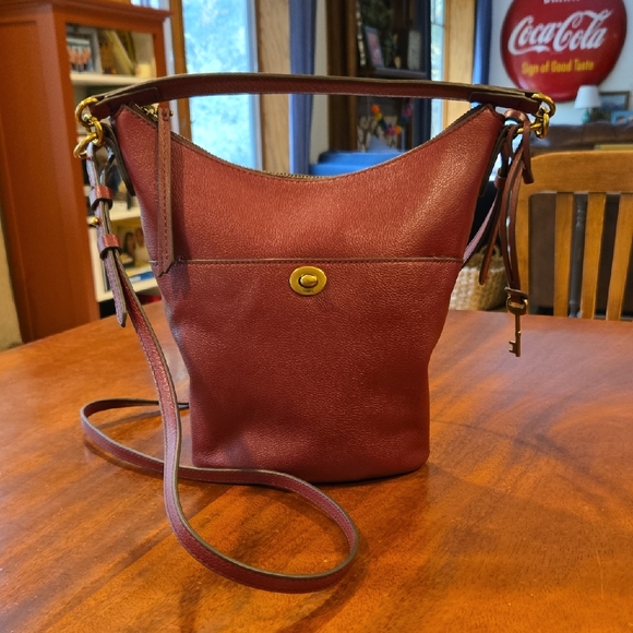 Fossil Red Burgundy Small Leather Hobo Purse Cross Body Shoulder - Picture 1 of 5